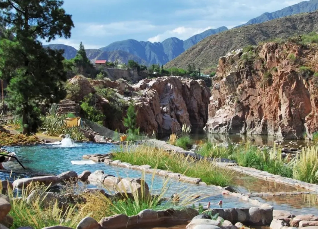 Cacheuta: aventura y termas al pie de los Andes