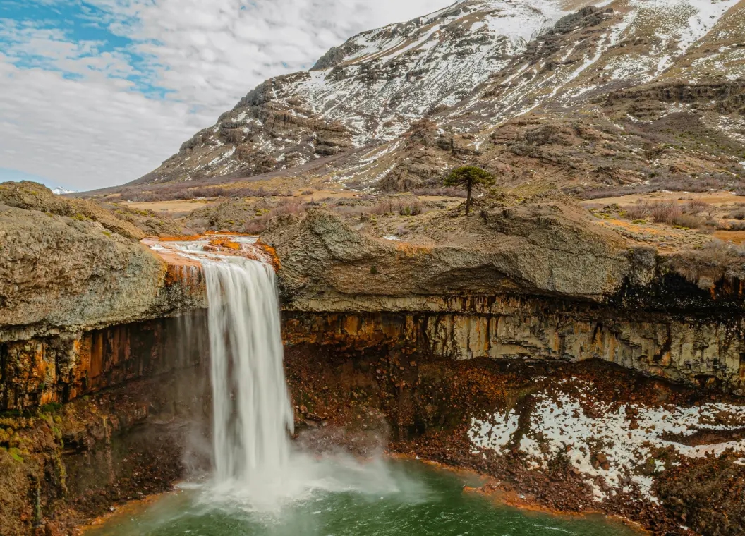 Caviahue: termas, nieve y araucarias milenarias