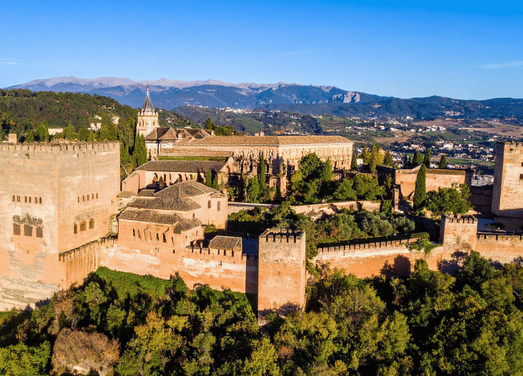 Descubre Granada: la Alhambra, el Albaicín y el legado árabe de España