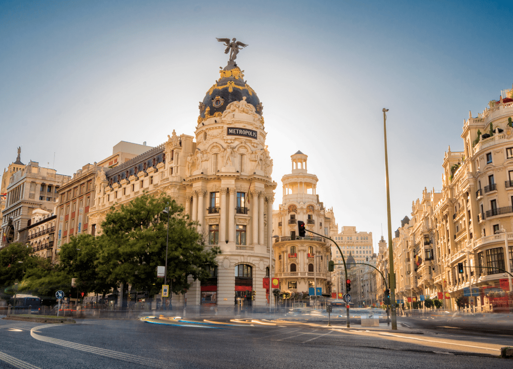 Descubre España: La cuna del flamenco, la paella y la pasión mediterránea ¡Olé!