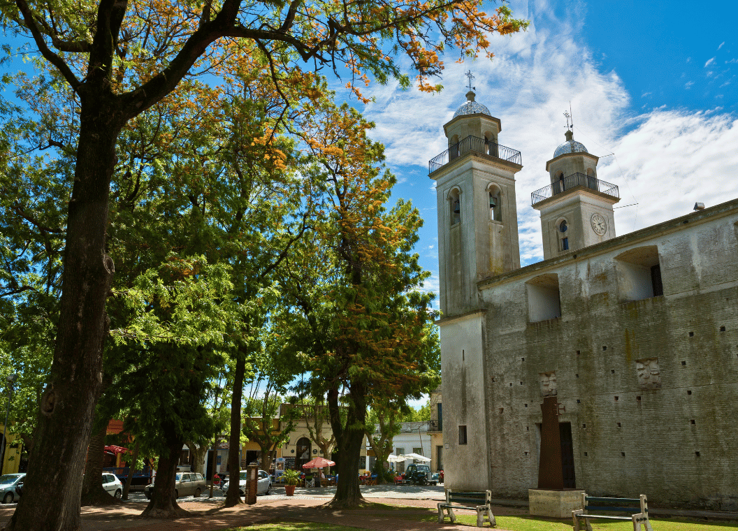Descubre Colonia: historia, campo y el Río de la Plata en Uruguay
