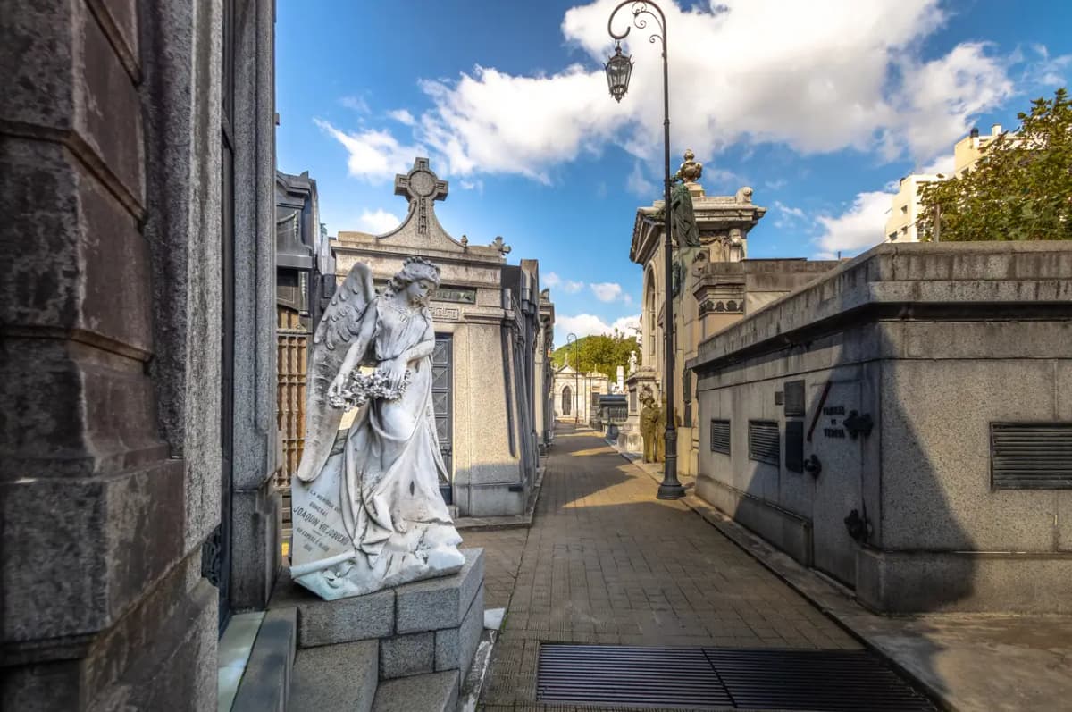 Cementerio de la Recoleta: arquitectura e historia de una ciudad