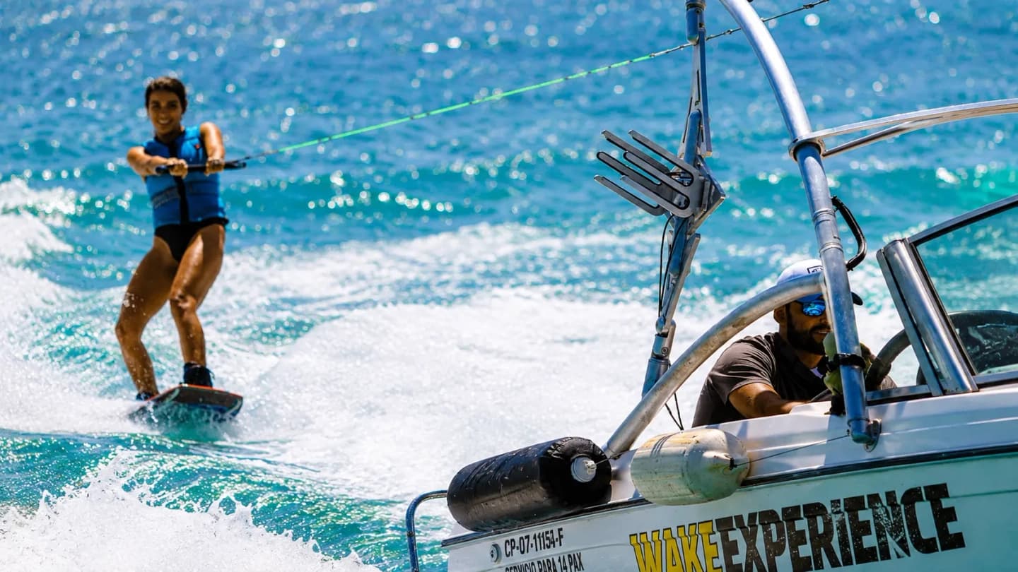 Clase de Wakeboard compartida para dos personas en San Andrés