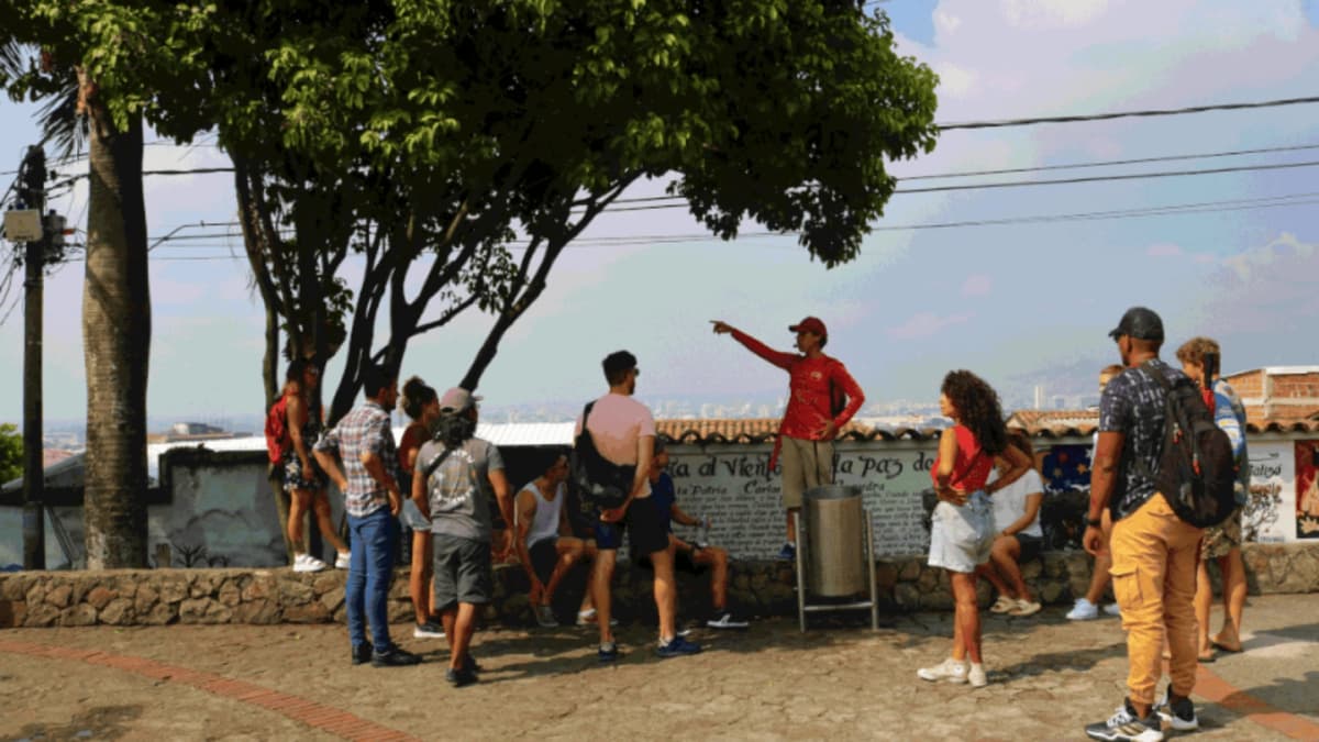 Tour gastronómico en Mercado Alameda y cultura local en Cali