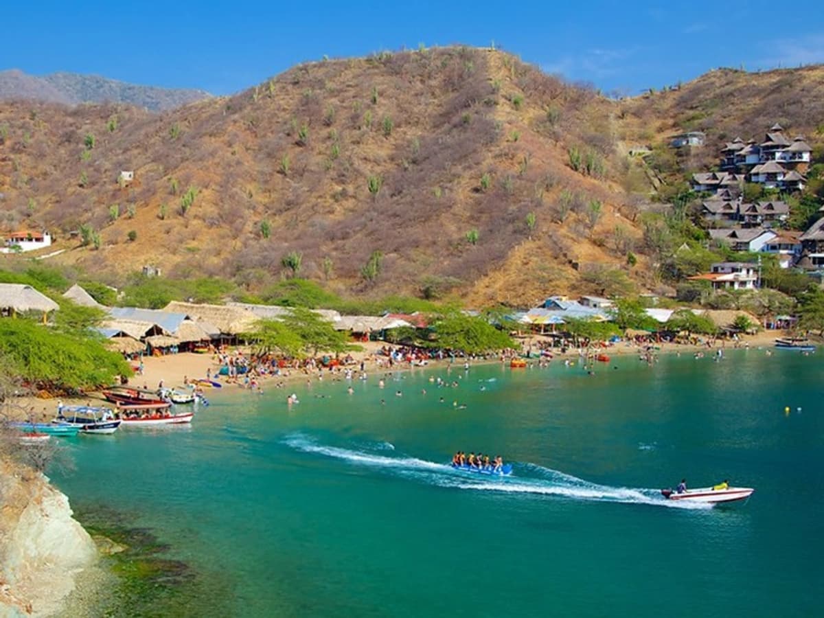Tour a Playa Grande en Taganga desde Santa Marta con Almuerzo Típico