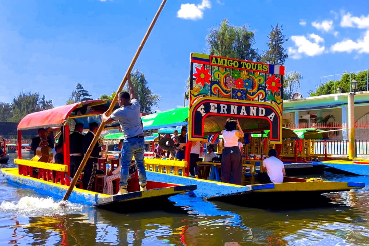 Tour por Xochimilco y Coyoacán con entrada al Museo Frida Kahlo