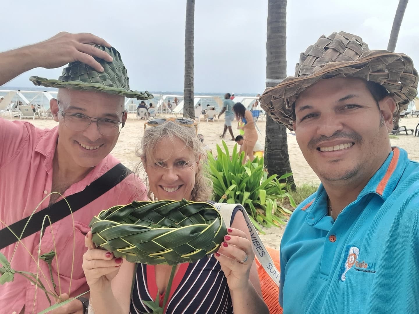 Coco Art: Taller de Tejido en Palma de Coco en el Sector Cove en San Andrés