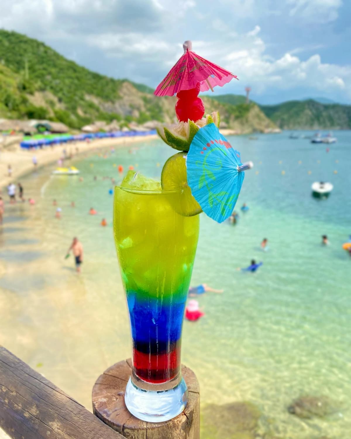 Tour a Playa Blanca y Acuario con Nado de Delfines desde El Rodadero