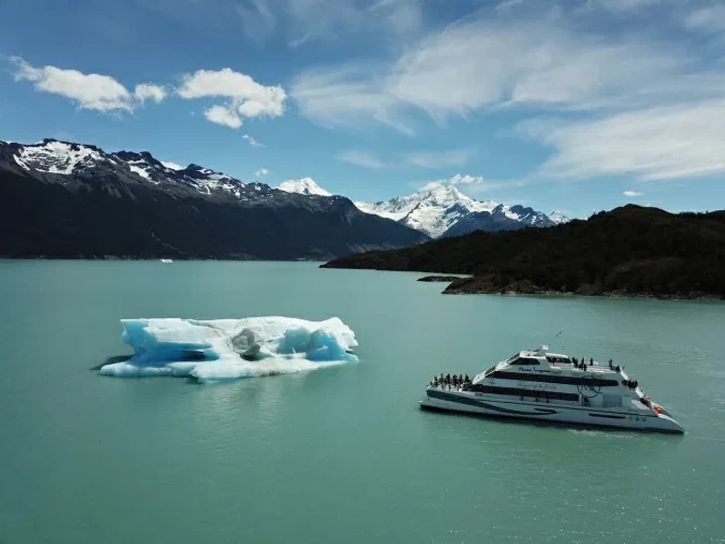 Navegación Gourmet Premium por Glaciares Upsala, Spegazzini y  Perito Moreno con Desembarco en Pasarelas