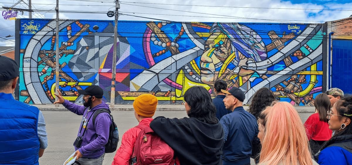 Tour Gratuito de Graffiti Local pela Arte Urbana de Bogotá