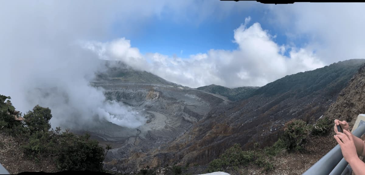 Tour al Volcán Poás con plantación de café y Cataratas La Paz desde San José