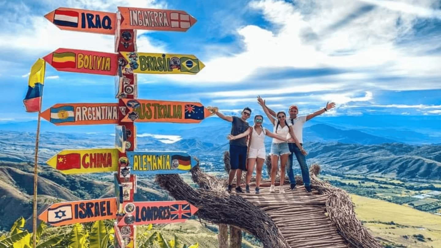 Excursión al mirador Mano del Gigante con salida de Neiva