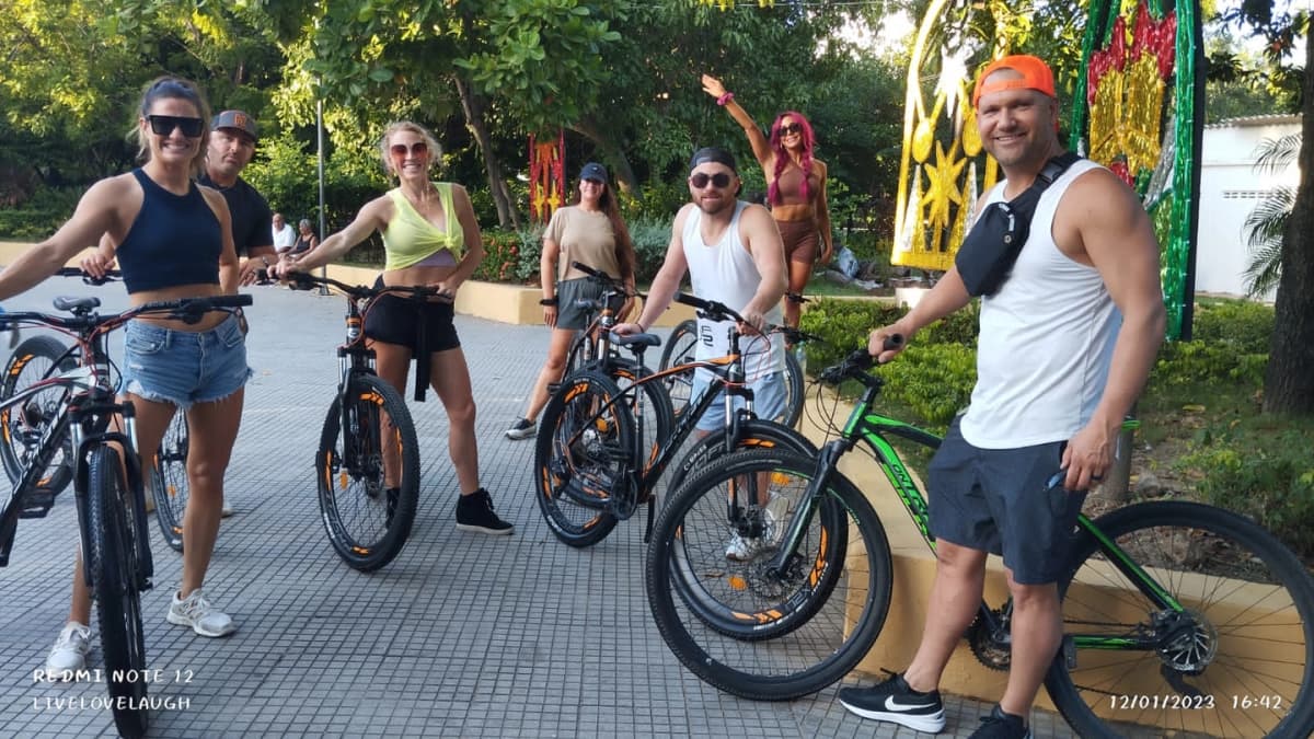 Tour en Bicicleta con Degustación de Comida Típica en Cartagena de Indias