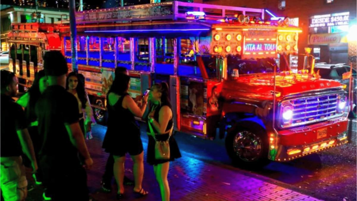 Tour en Chiva Rumbera por Medellín