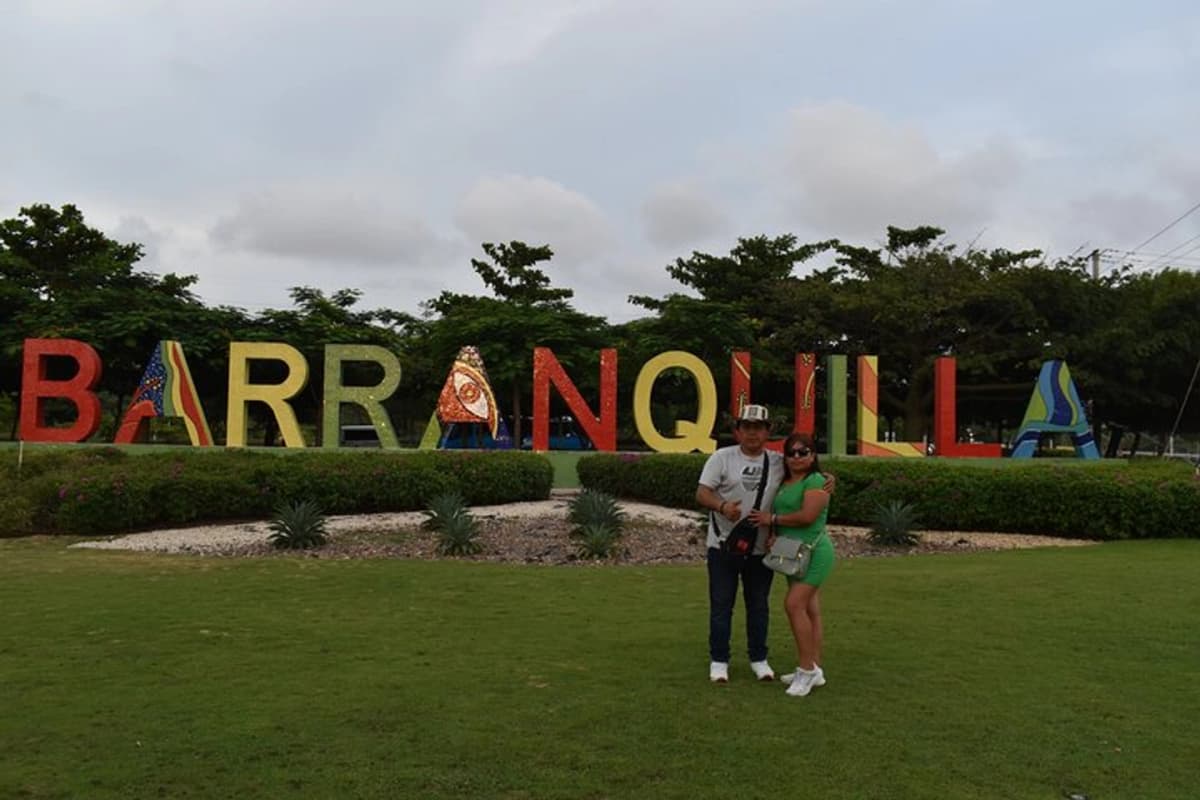 Excursión de día completo a Barranquilla y Santa Marta desde Cartagena: : historia, cultura y playa