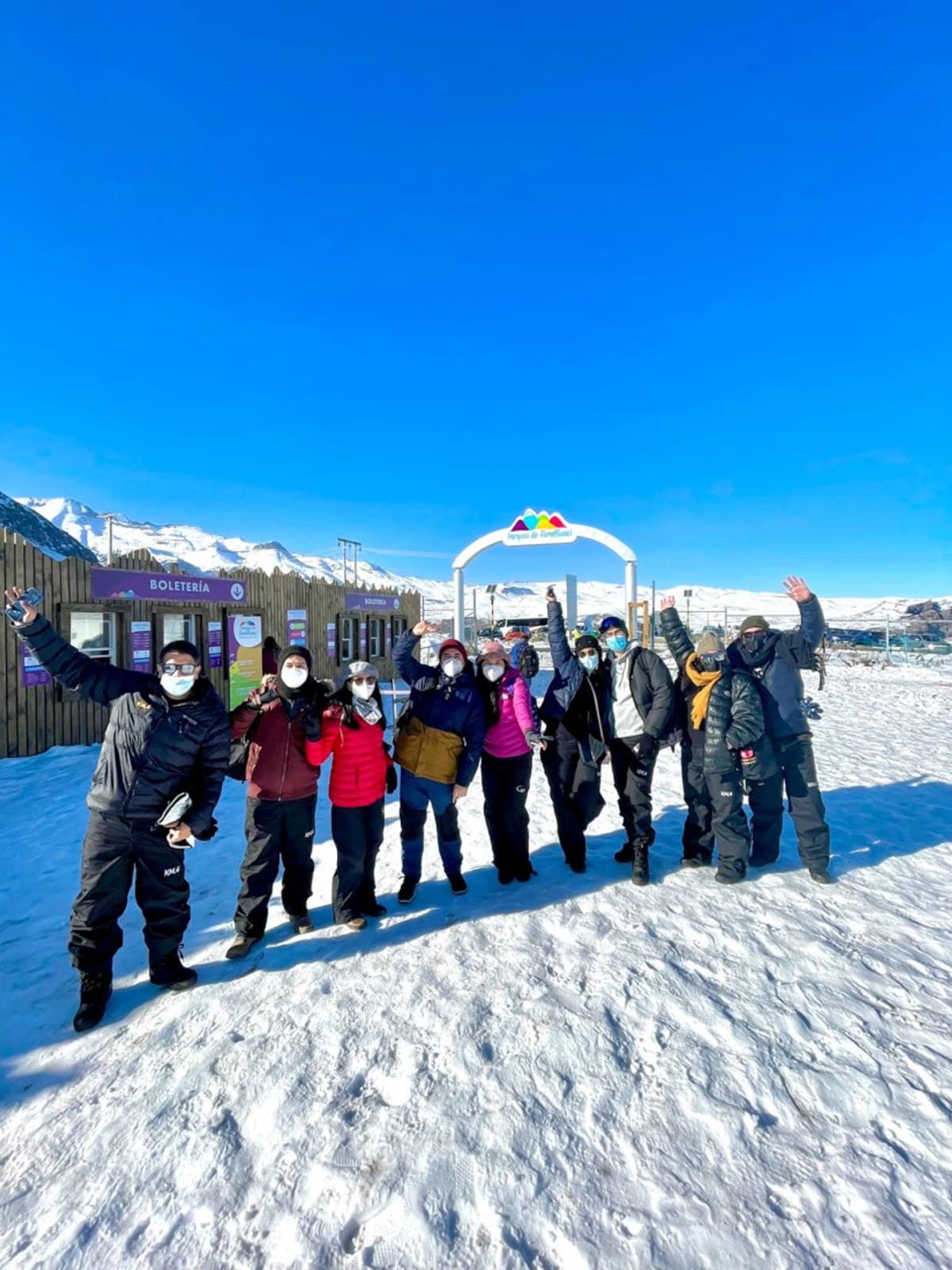 Transfer a Parque Farellones desde Santiago con parada para Ropa de Nieve