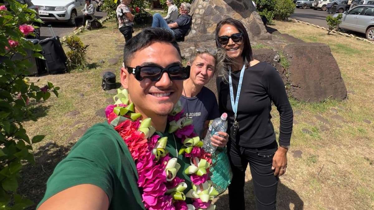 Airport Transfer and Welcome City Tour in Rapa Nui