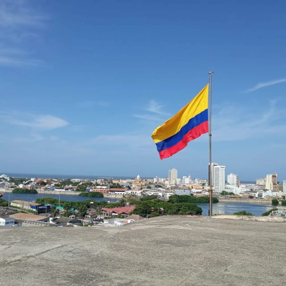Experiencia Culinaria en Cartagena: Mercado Bazurto y Cocina Tradicional