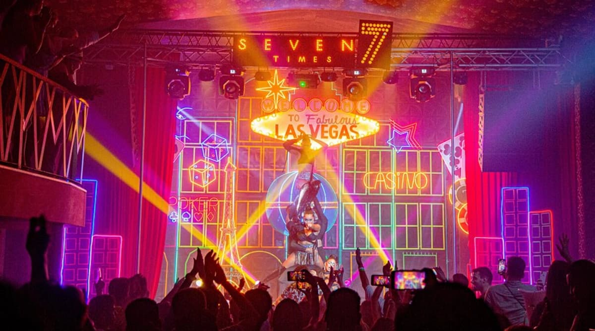 Cartagena: Tour por la bahía al atardecer con Dj, bebidas y discoteca