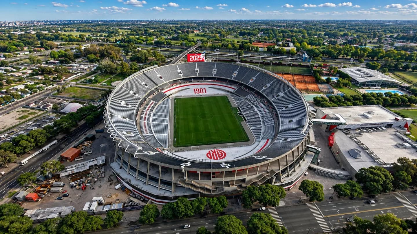 Visita Full al Estadio  Monumental y Museo River Plate en Buenos Aires 