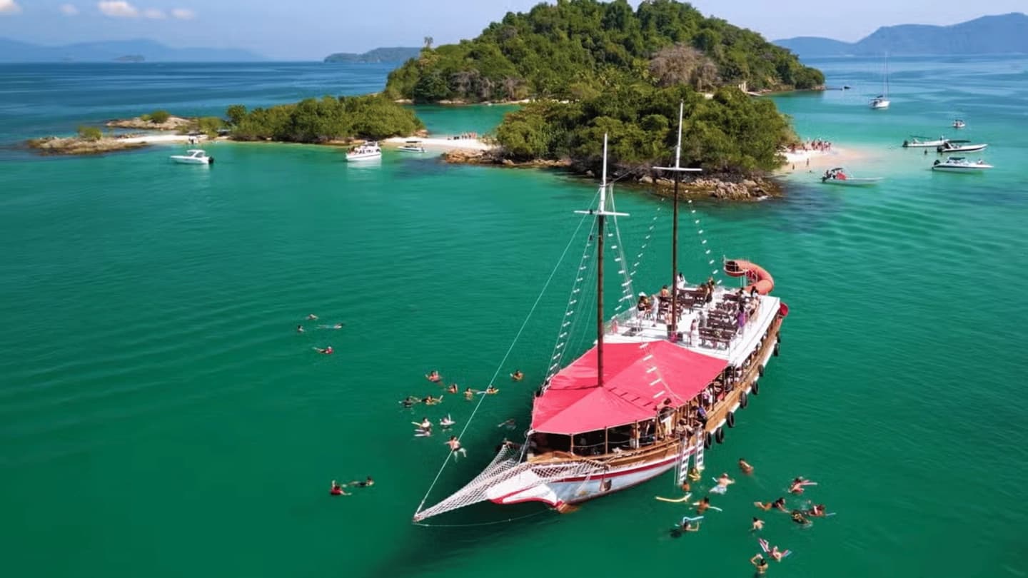 Paseo en barco por las playas de Angra dos Reis