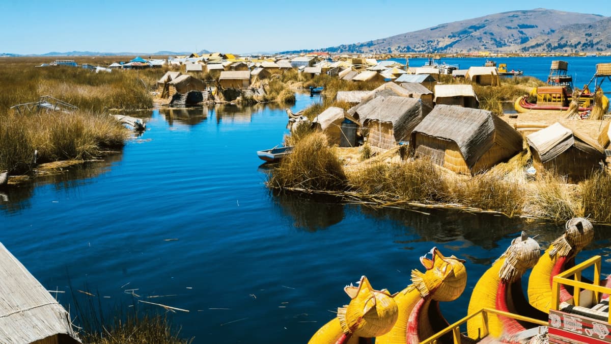 Tour Ilhas Uros e Taquile no Lago Titicaca desde Puno