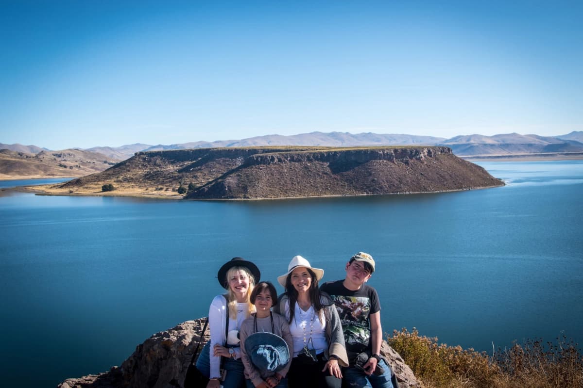 Catamarán por el Lago Titicaca y visita a la Isla del Sol desde Puno