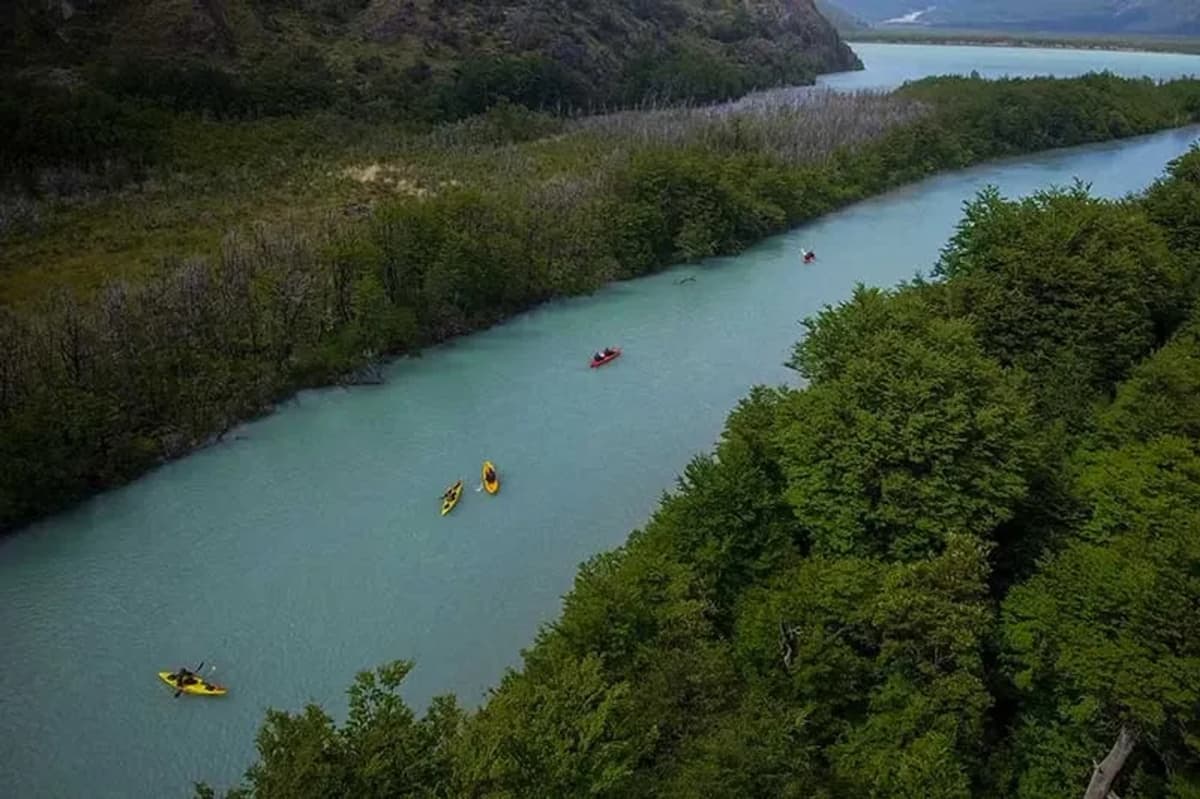 Cabalgata por Cañadón, Trekking  y Kayak en Laguna Cóndor en Chaltén