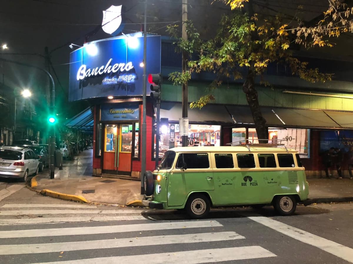 Experiencia Pizza Tour: Recorrido en Combi VW por Clásicas Pizzerías Porteñas
