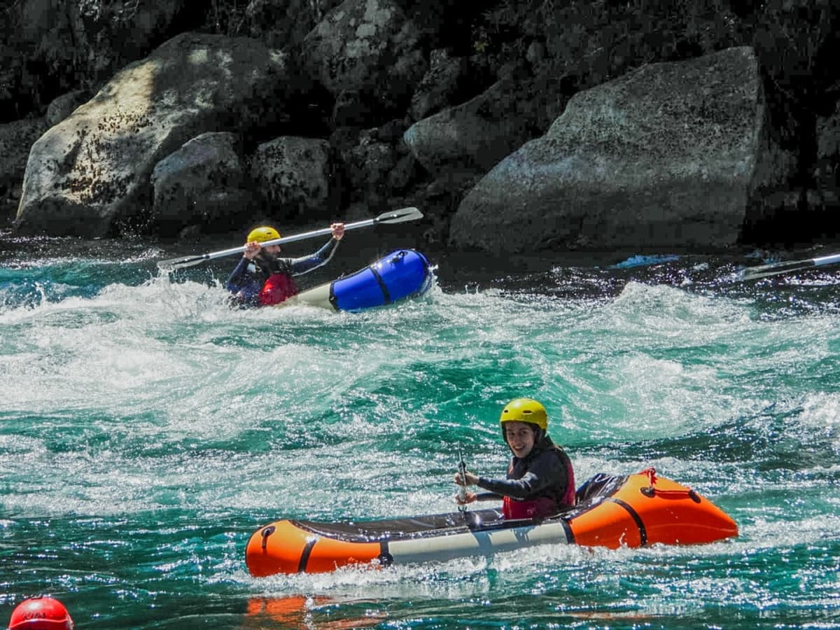 Packrafting Extremo en Pucón: Rápidos clase II y III