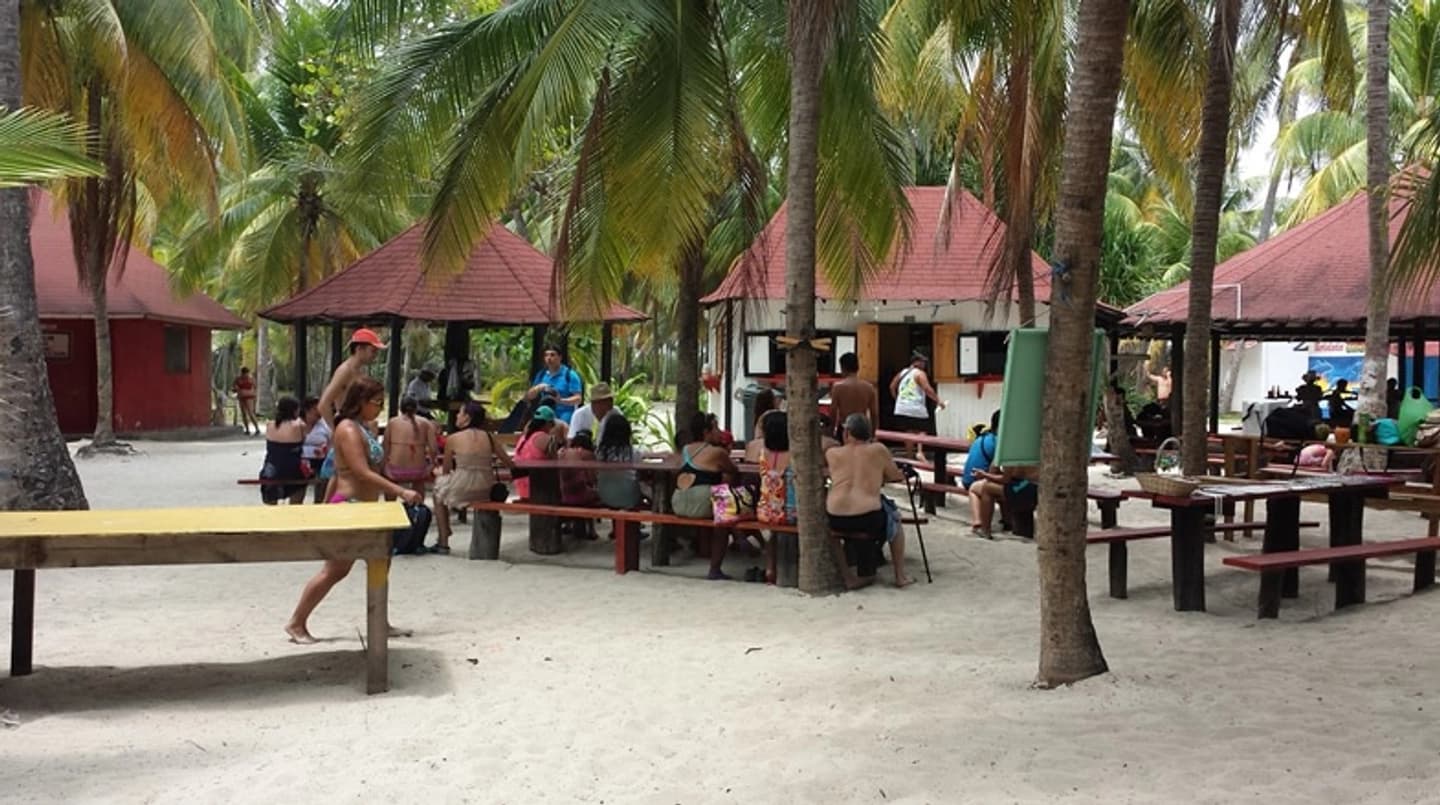 3-Day Tour in San Andrés with Aquarium, Bay, and Johnny Cay