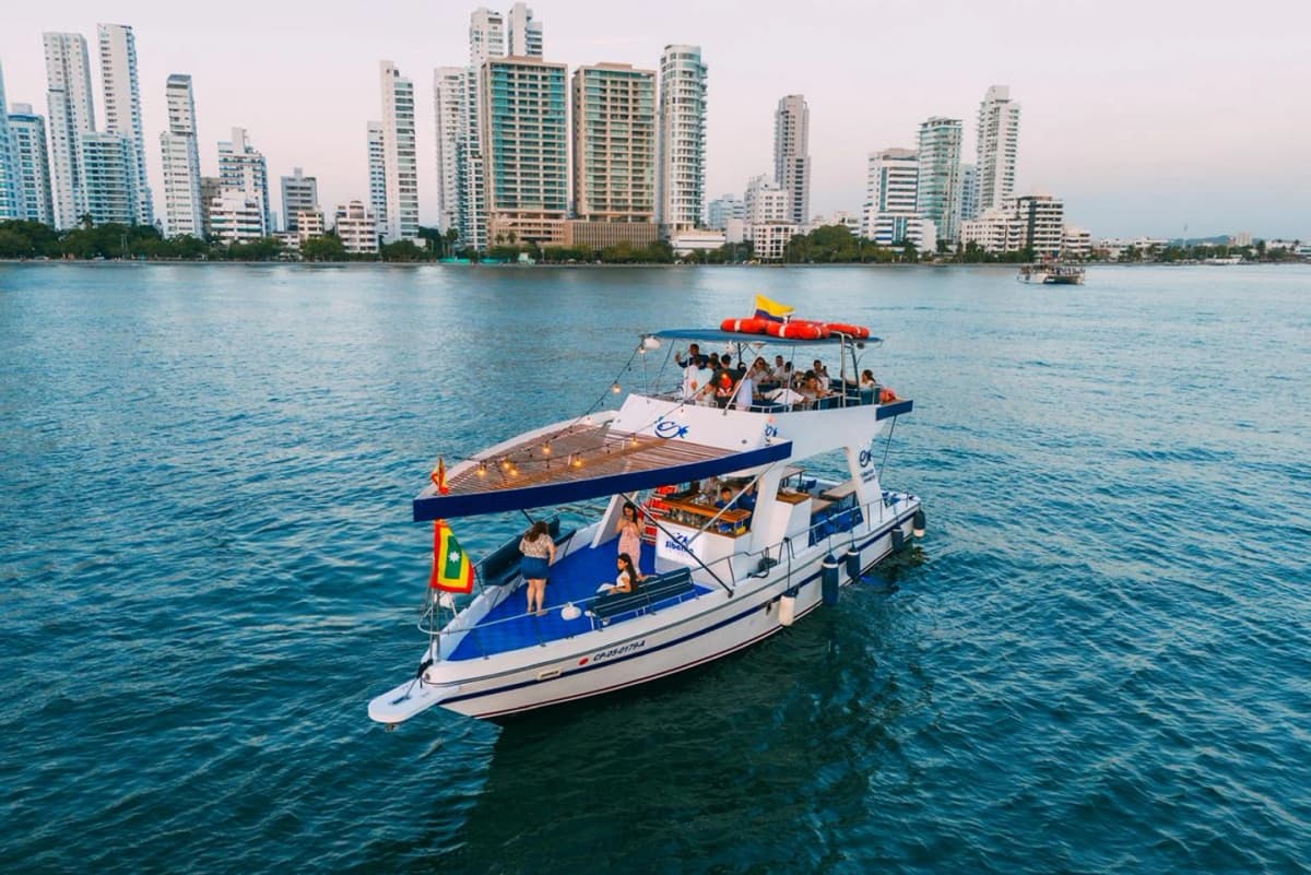 Rumbera Dinner on the Bay of Cartagena