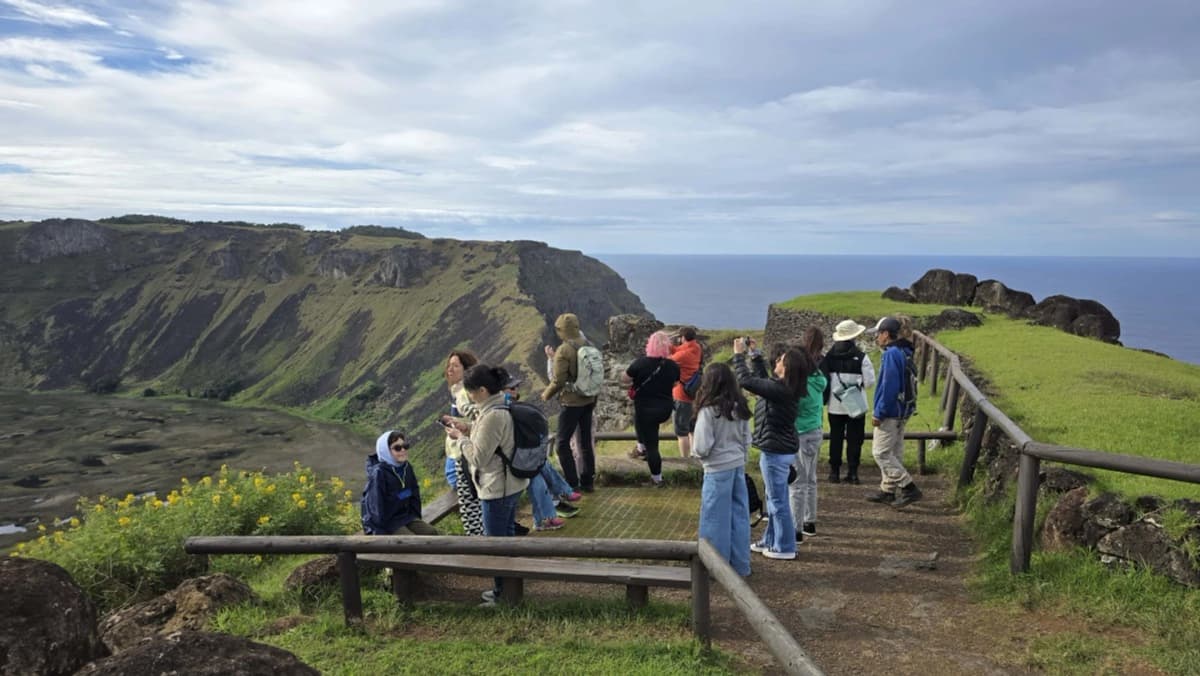 The Legend of the Birdman: Tour to Rano Kau, Vinapu and Tahai in Rapa Nui