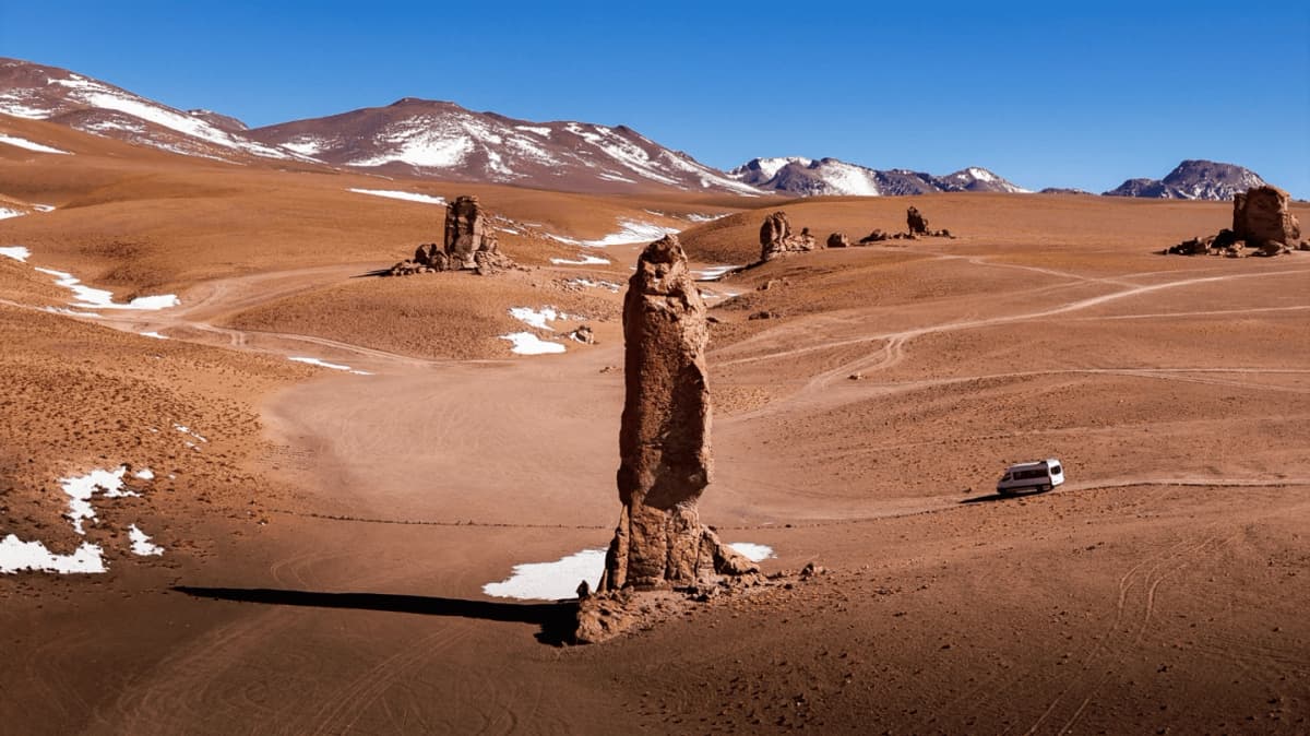 Tour a la Ruta de los Salares y Monjes de la Pacana desde San Pedro de Atacama