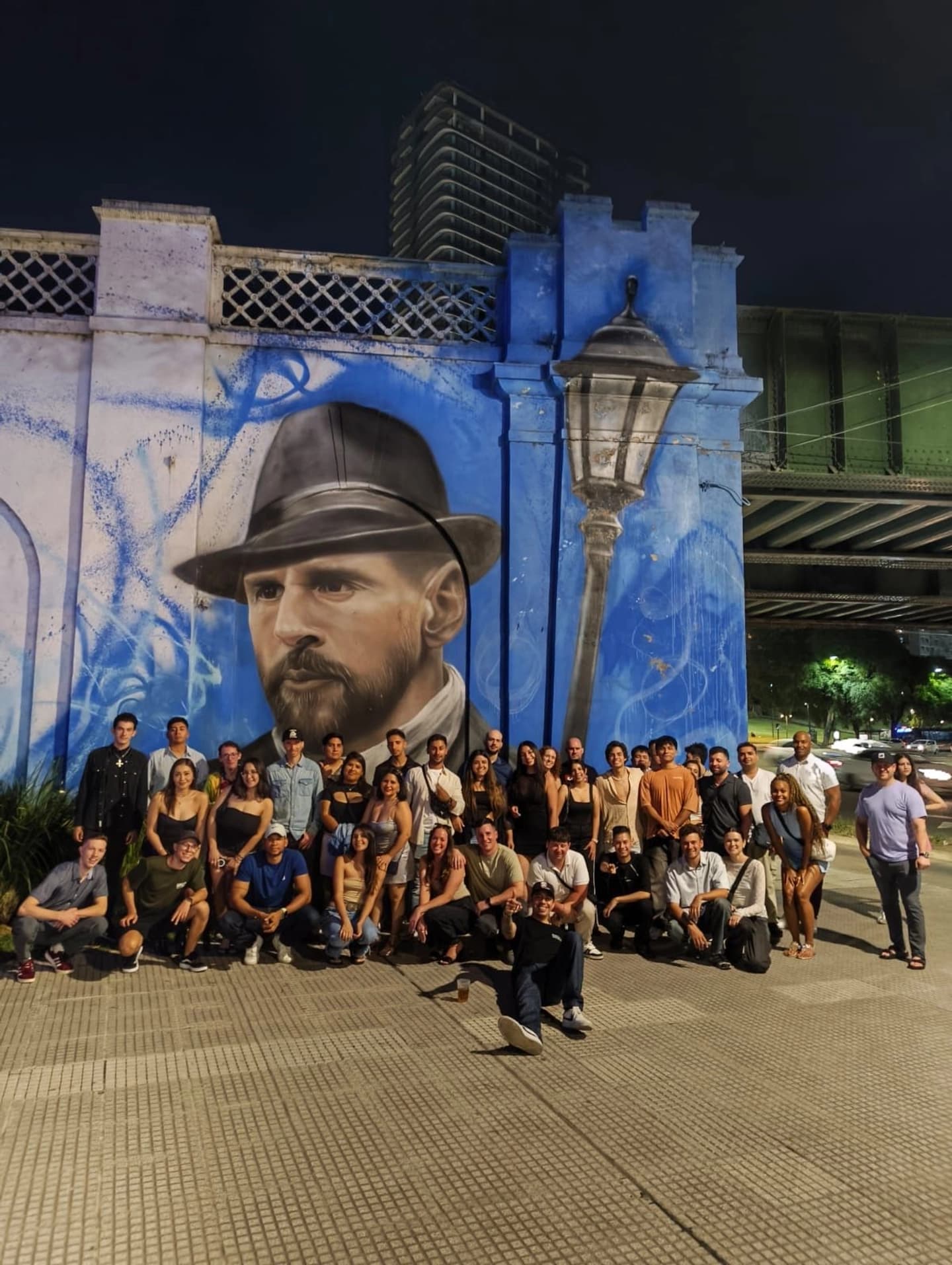 Experiencia Buenos Aires de Noche: Descubre la Vida Nocturna Porteña Junto a Locales y Viajeros