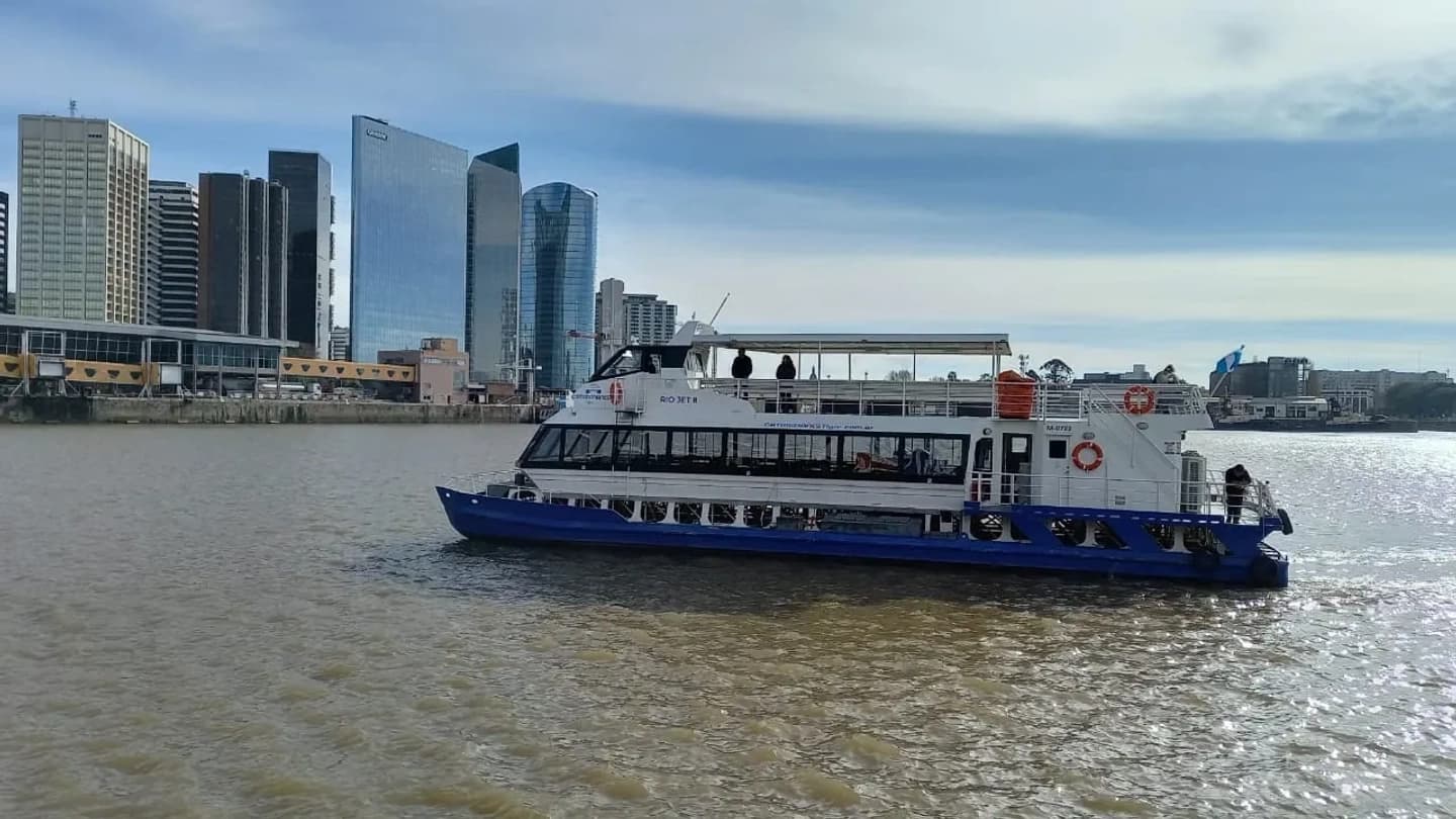 Navegación Postales de Buenos Aires desde Pto. Madero ida y vuelta