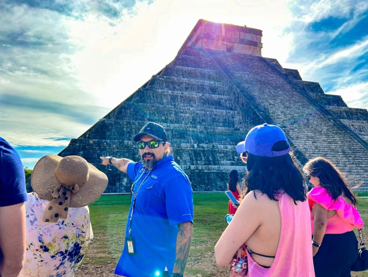Tour a Chichén Itzá, Cenote y Valladolid desde Tulum con Almuerzo