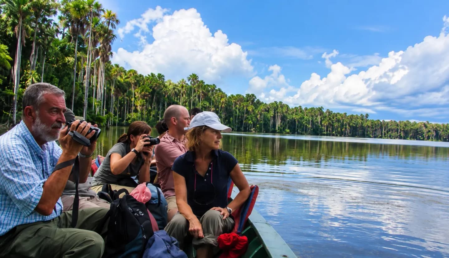 Tour al Lago Sandoval desde Puerto Maldonado