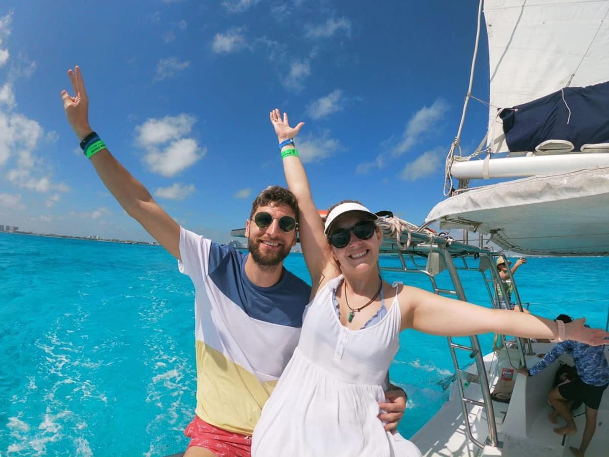 Catamaran Tour to Isla Mujeres from Cancun with Snorkeling and Lunch