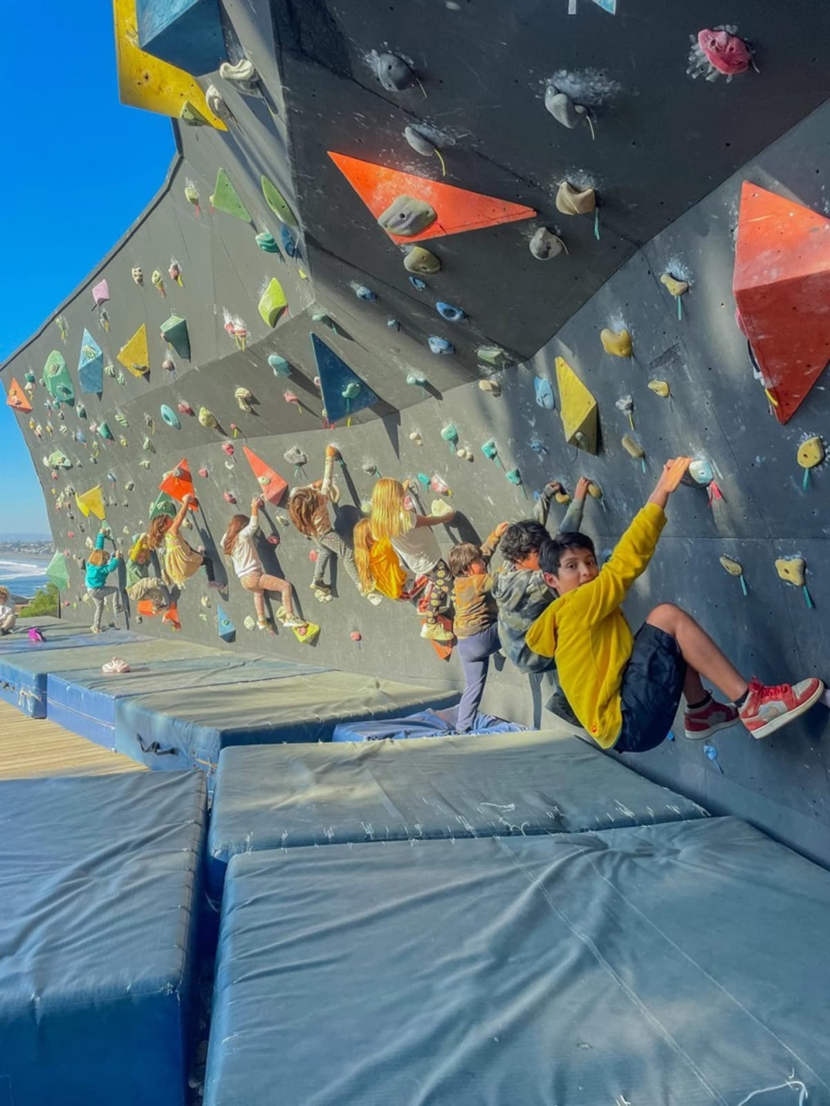Escalada Colectiva en Punta de Lobos: Una Actividad para Todos los Niveles