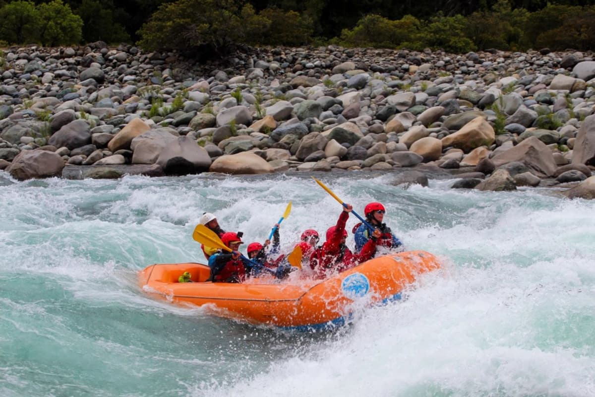 Rafting familiar en San Fabián de Alico con rápidos clase II y III