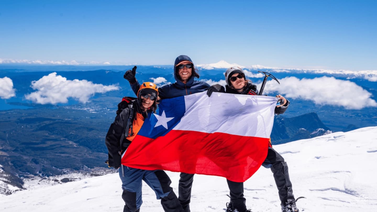 "Conquista el Volcán Villarrica: ¡Vive la Aventura de tu Vida!"
