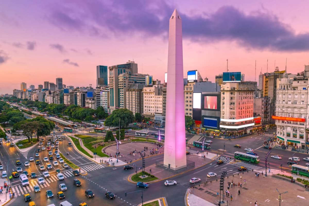 Walking Tour por Buenos Aires con degustación de Vinos
