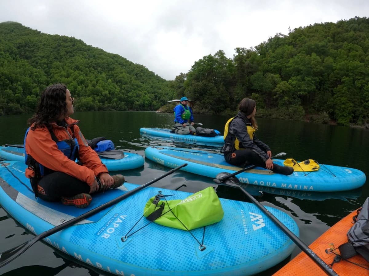 Full Day Stand Up Paddle y trekking a pozones en Bullileo