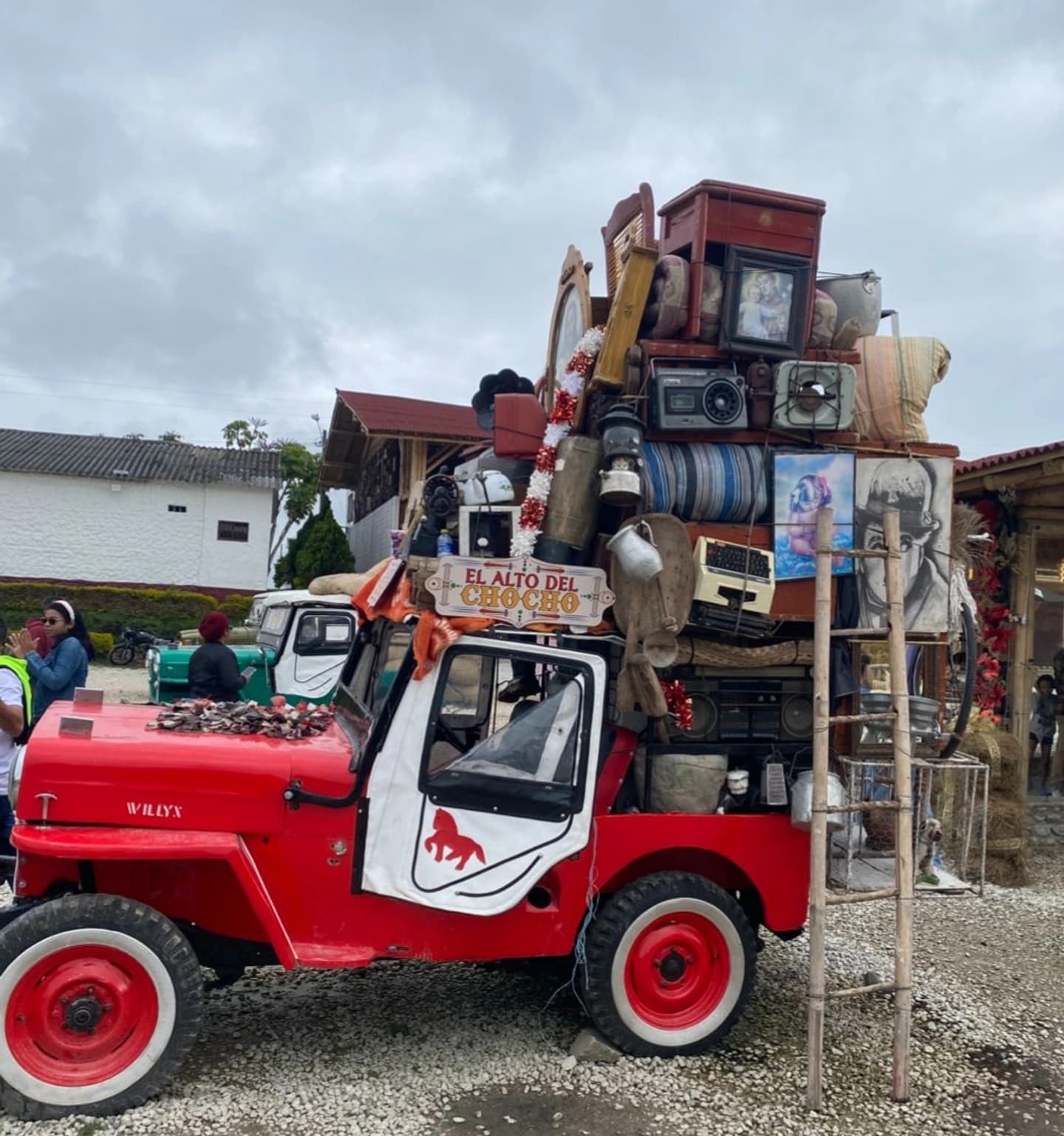 Traslado privado a Medellín desde Guatapé con paradas turísticas