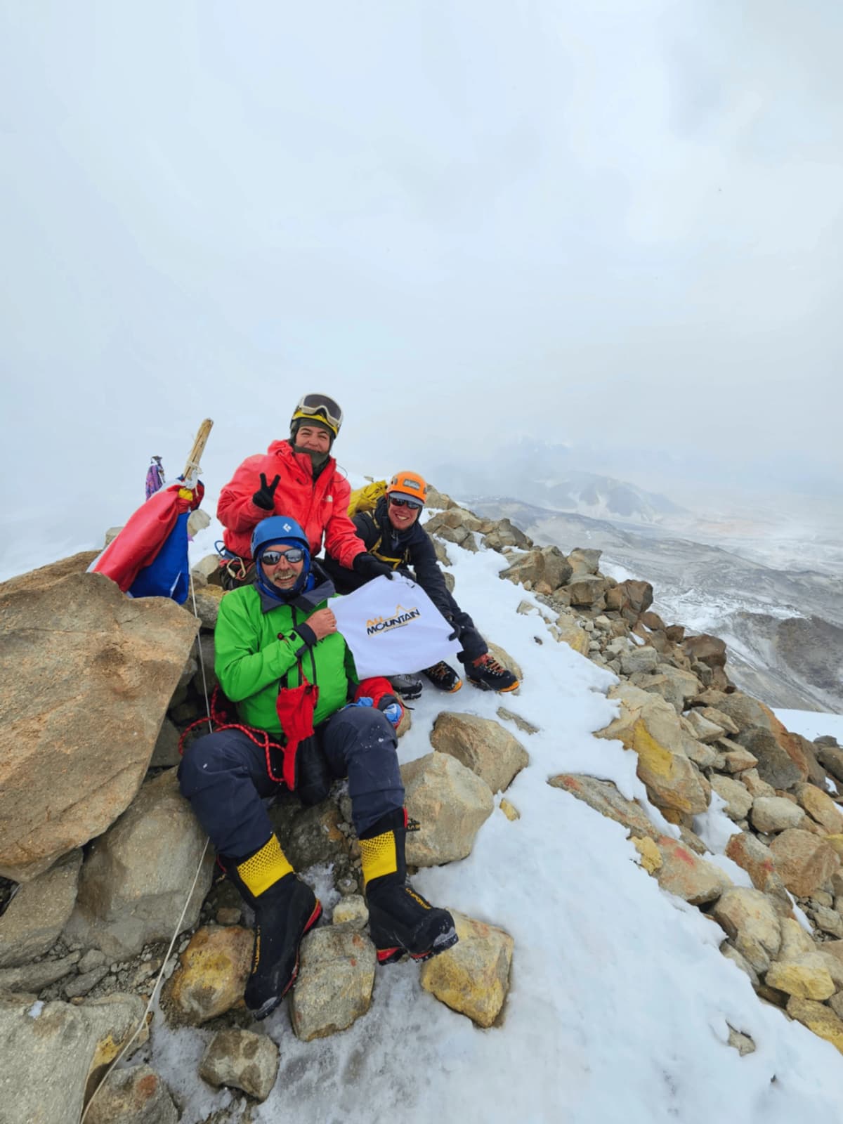 Expedição ao Vulcão Ojos del Salado (6.893 metros acima do nível do mar)