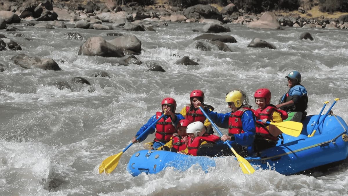 Tour de Rafting en Cusipata y Zipline en el Valle Sur desde Cusco
