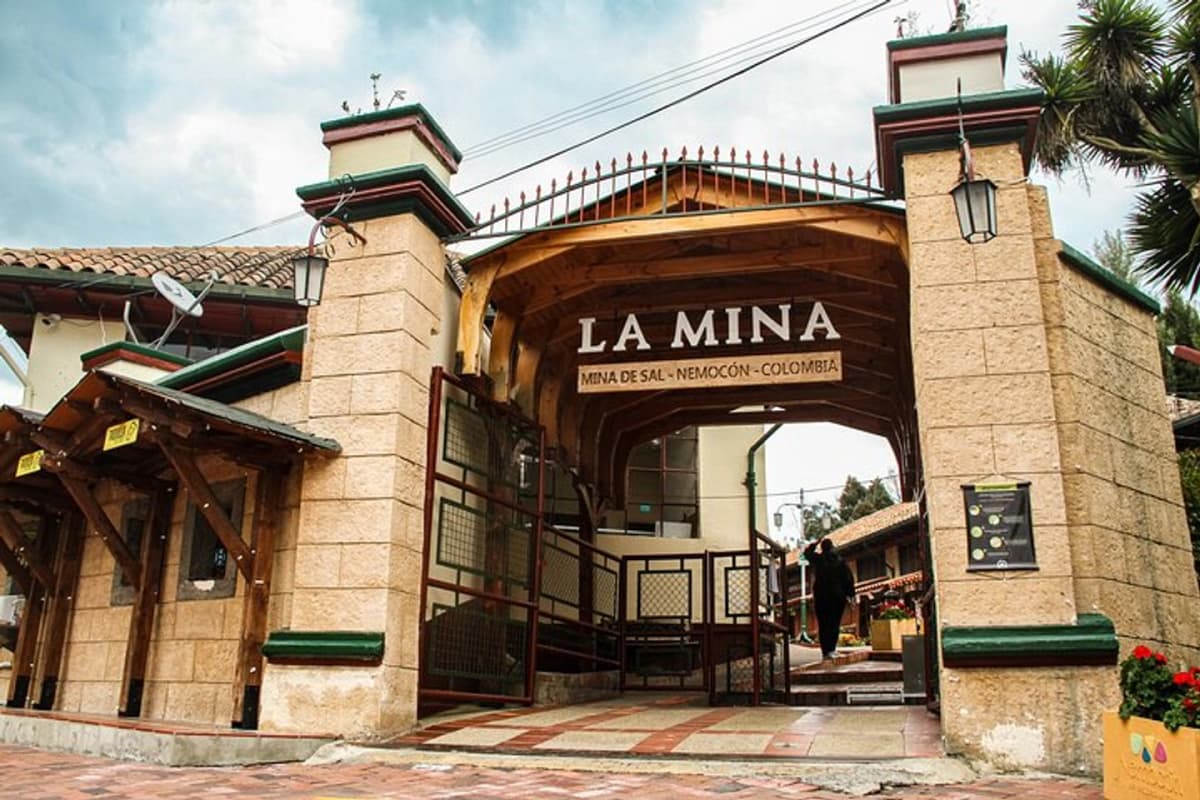 Tour Grupal de Día Completo a la Mina de Sal de Nemocón desde Bogotá