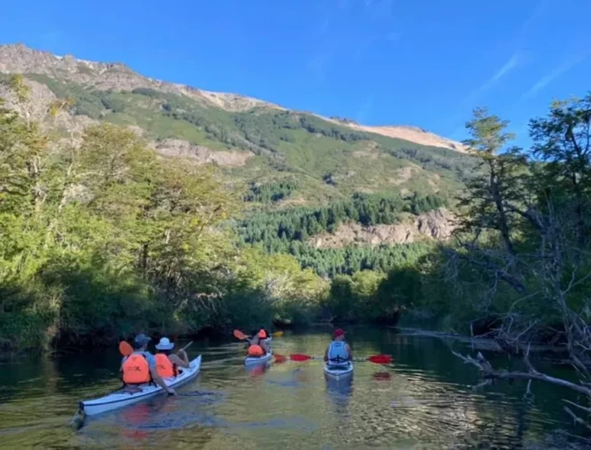 Aventura en Kayak por los Lagos Machónico y Pichi 