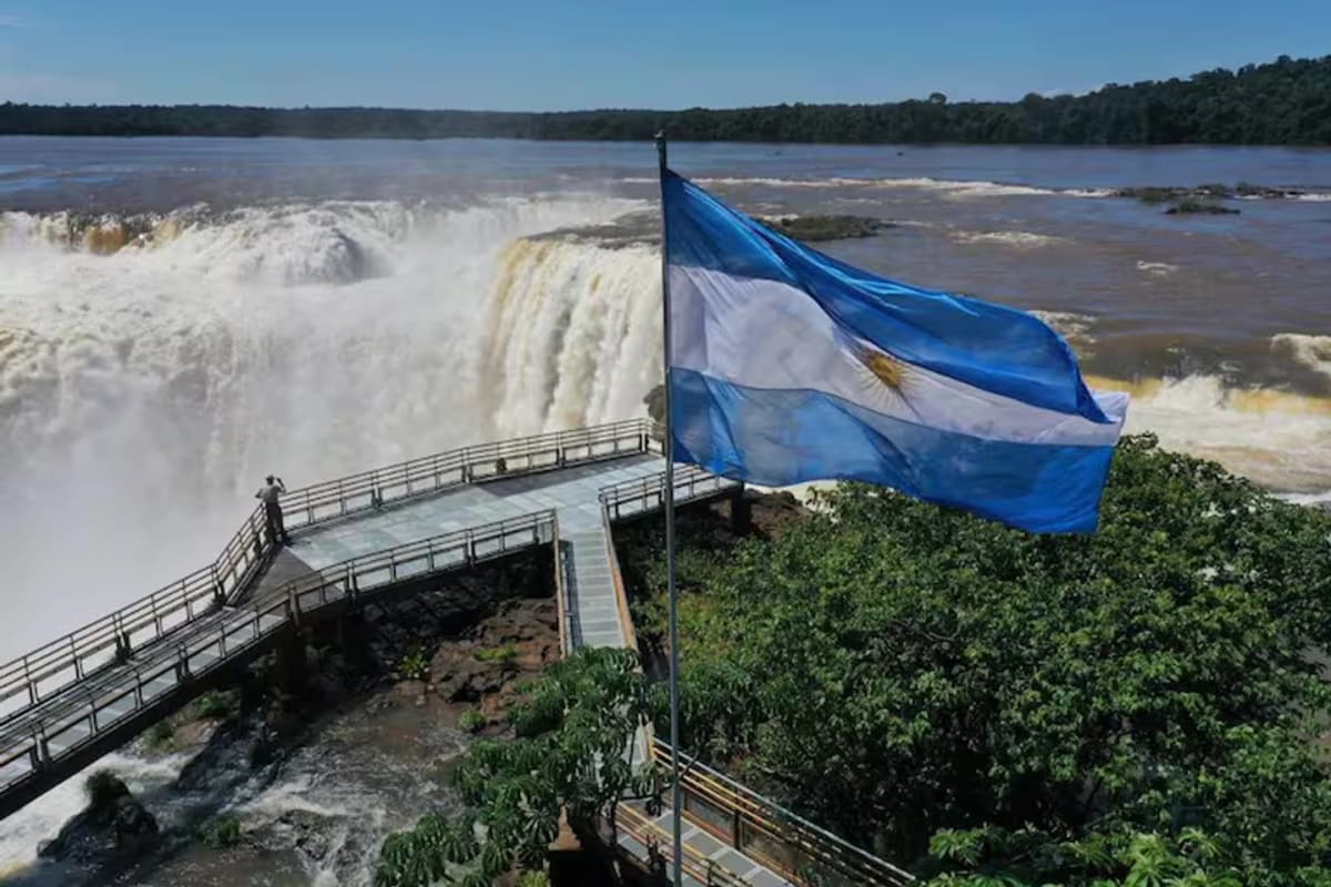 Cataratas del Iguazú: excursión al lado Argentino y visita a Hito de las Tres Fronteras